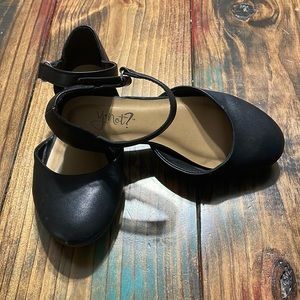 Girls black dress shoes